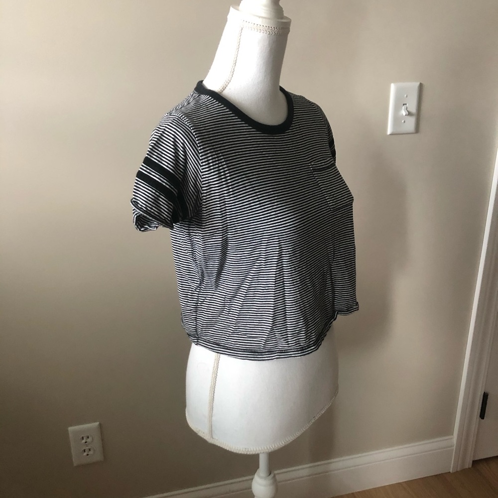 Striped Cropped Tee - Picture 2 of 4